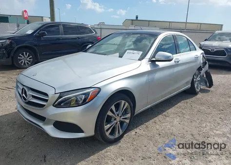 2015 Mercedes-Benz C 300 4Matic/Luxury 4Matic/Sport 4Matic из США, поврежденный, VIN 55SWF4KB7FU000603